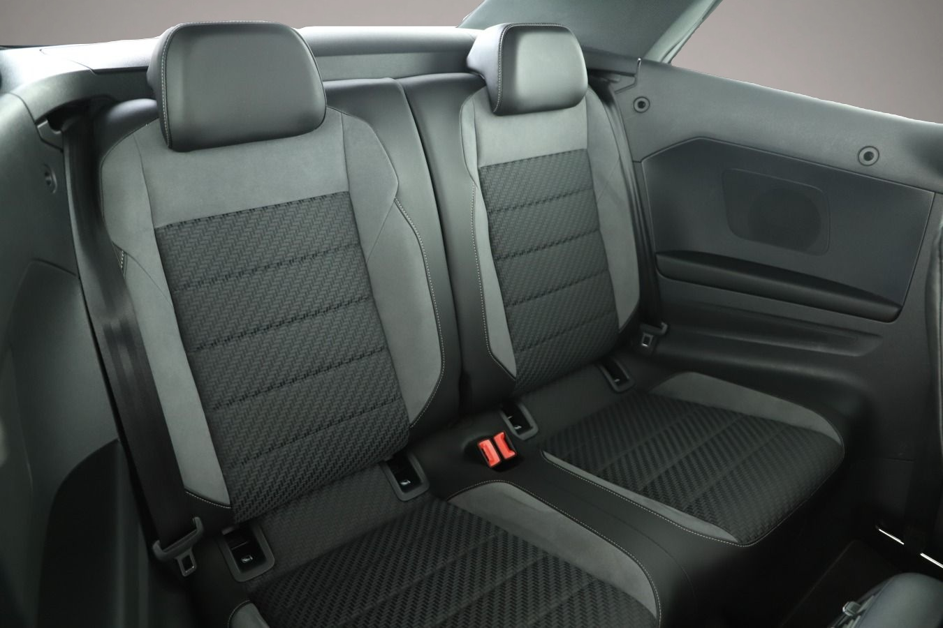 Volkswagen T-Roc (03/2025, Benzin)