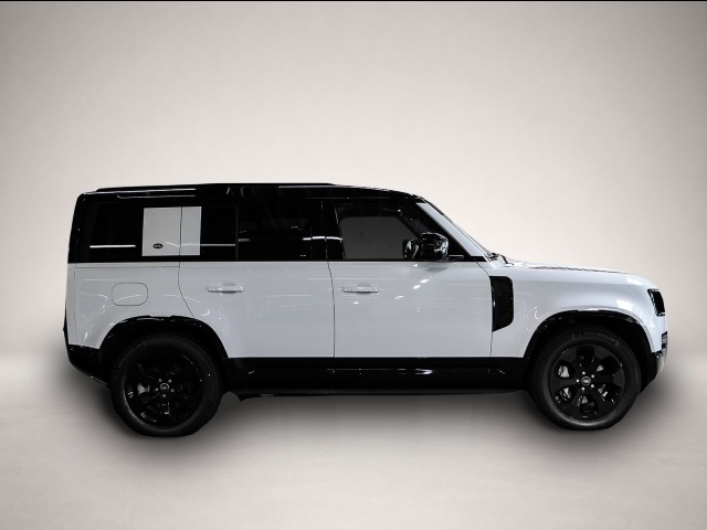 Land-Rover Defender (08/2023, Benzin)