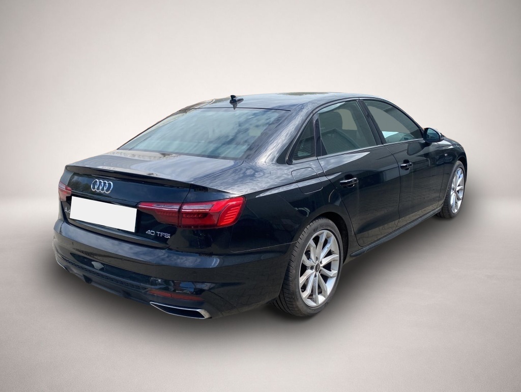 Audi A4 (03/2023, Benzin)