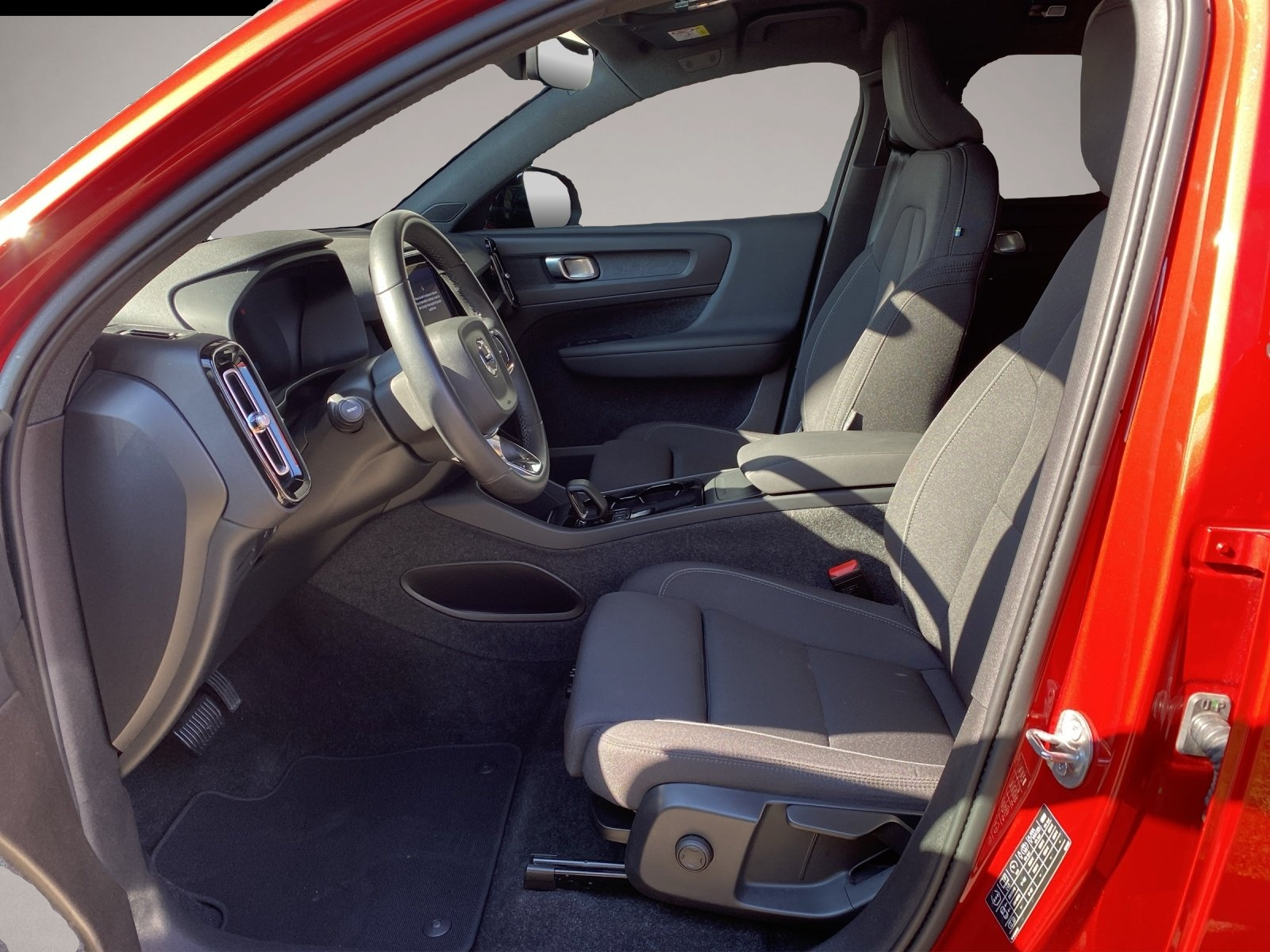 Volvo C40 (02/2023, ELECTRIC)