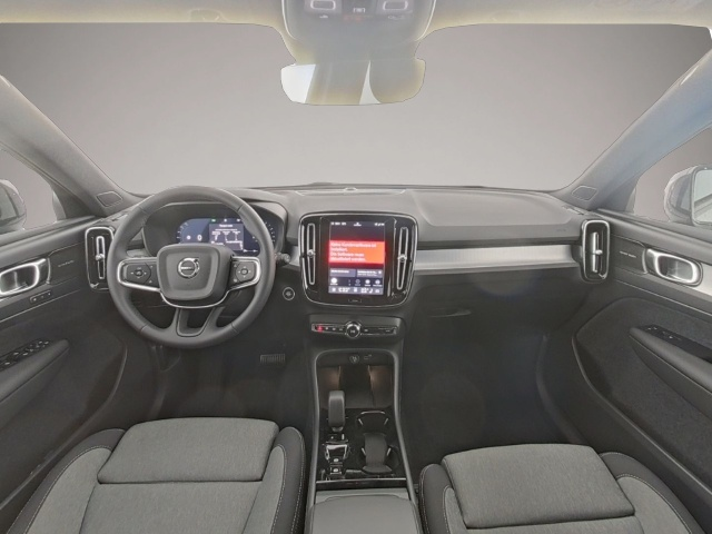 Volvo XC40 (07/2025, Benzin)