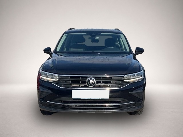 Volkswagen Tiguan (07/2021, Benzin)