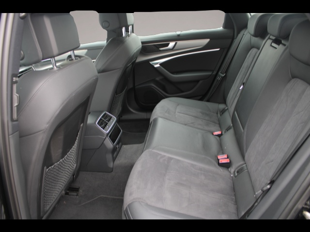Audi quattro (04/2023, Benzin)