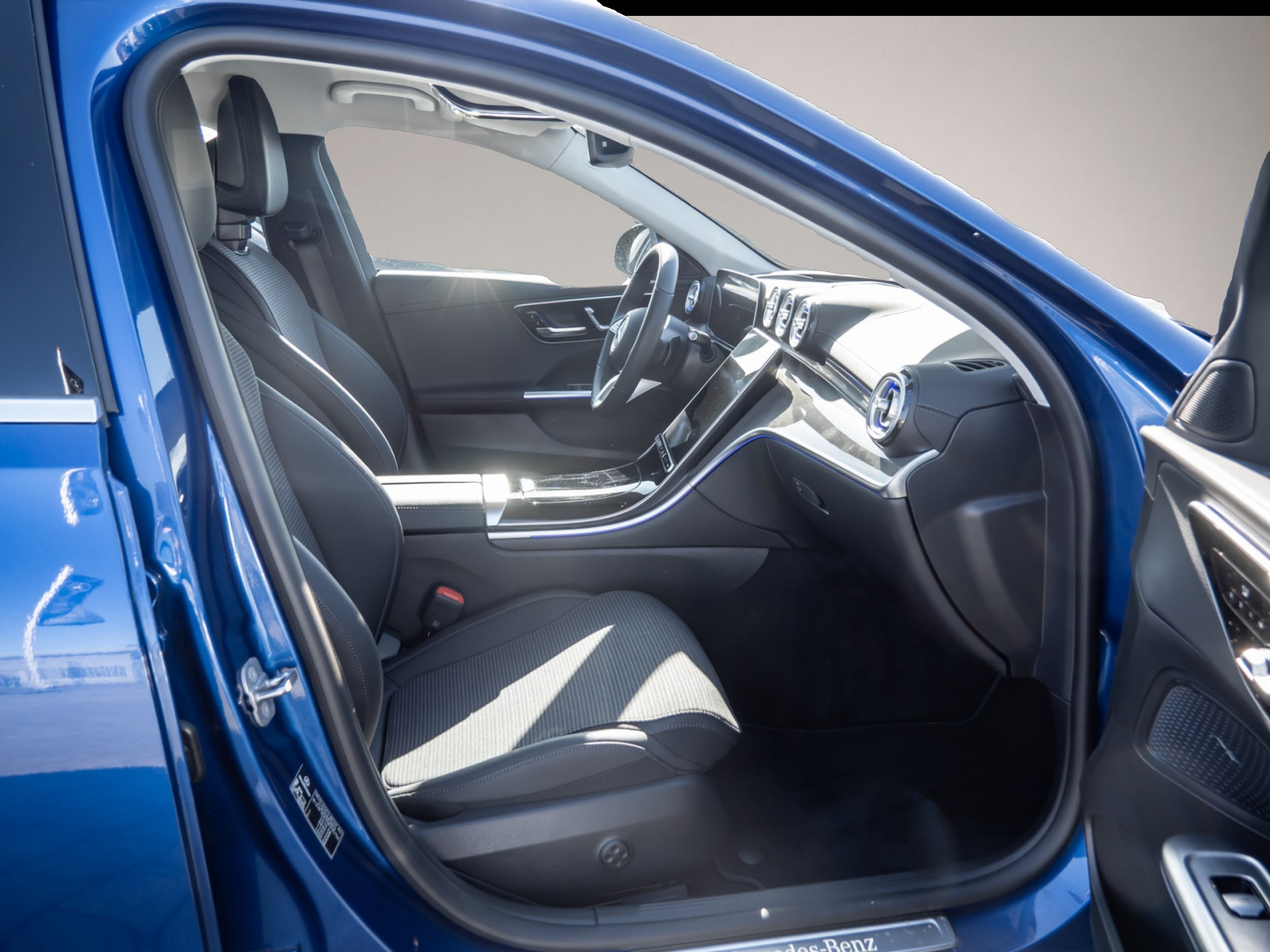 Mercedes-Benz C 300 (12/2024, Hybrid (Benzin/Elektro))