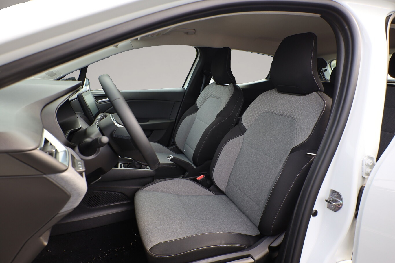 Renault Clio (04/2024, Benzin)