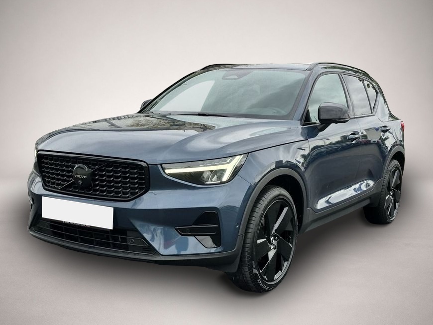 Volvo XC40 (10/2025, Benzin)