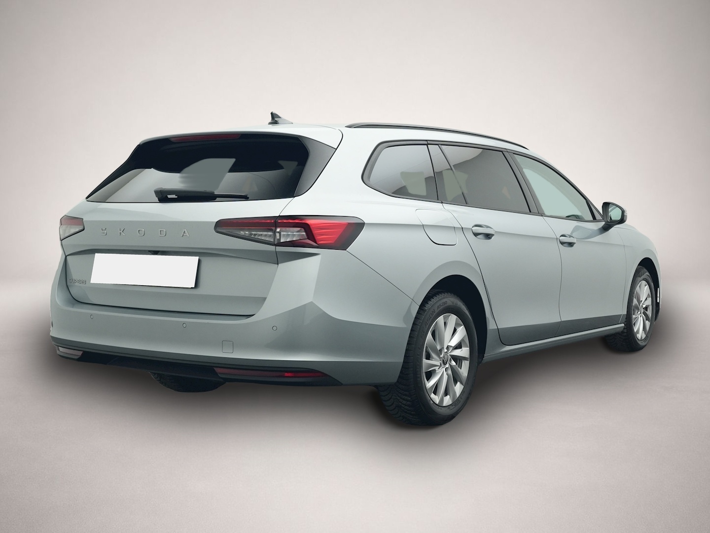 Skoda Superb (06/2025, Benzin)