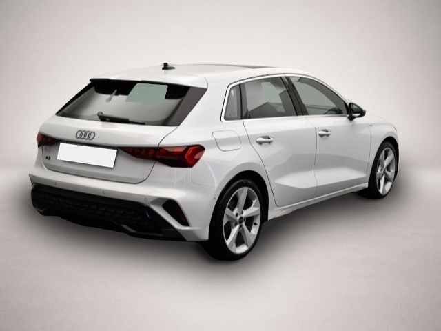 Audi A3 (10/2025, Benzin)