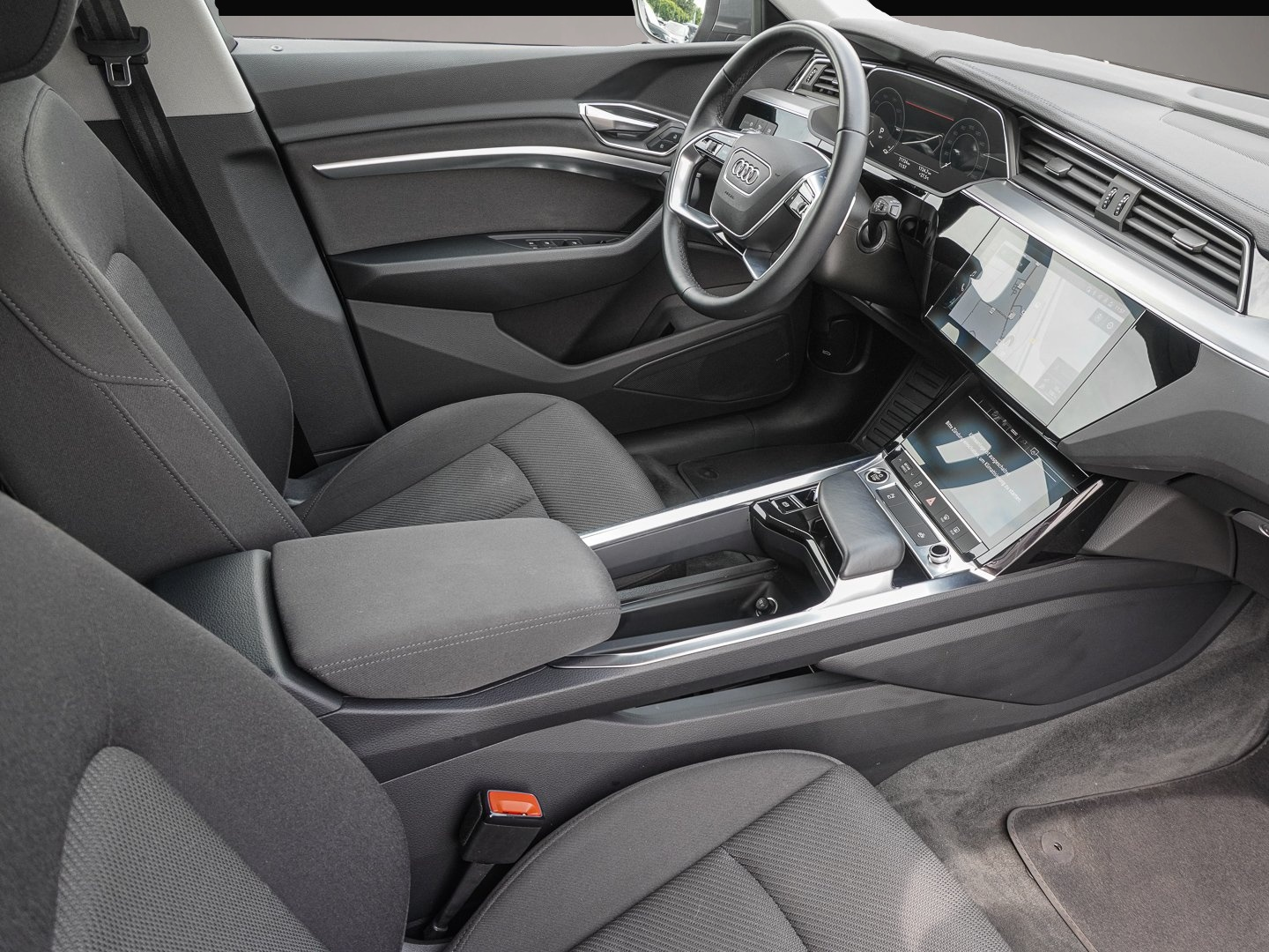 Audi Q8 e-tron (04/2023, ELECTRIC)