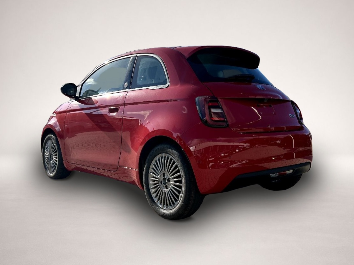 Fiat 500e, image 2 of 7