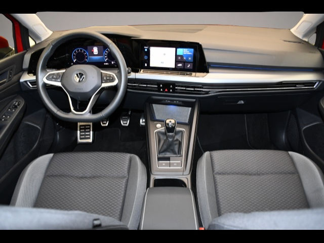 Volkswagen Golf (02/2023, Benzin)
