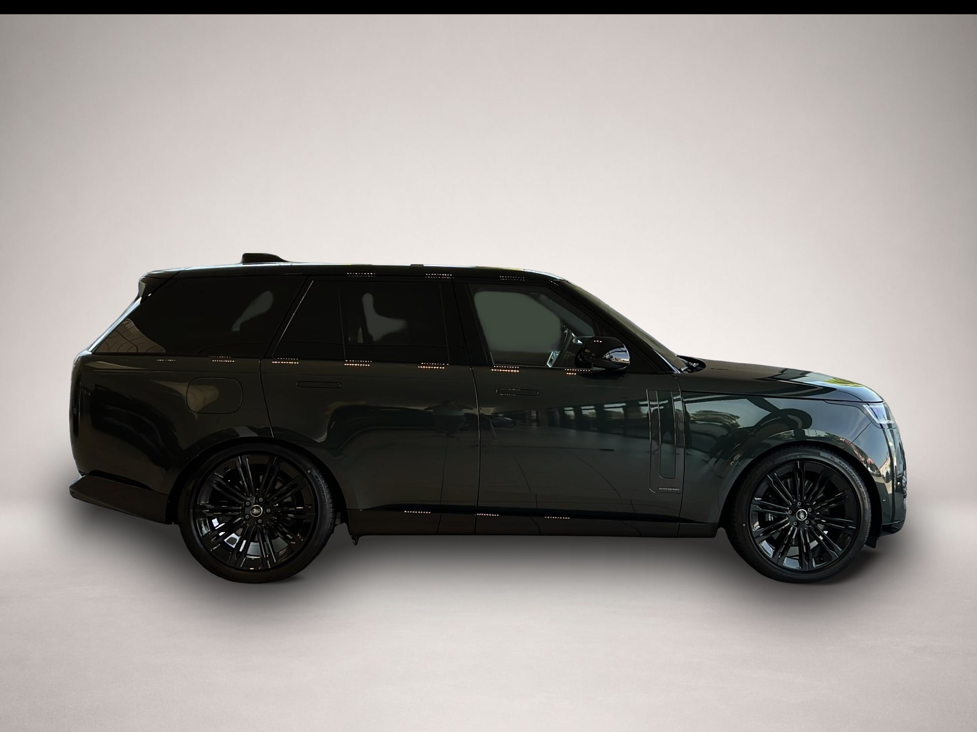Land-Rover Range Rover (07/2025, Benzin)