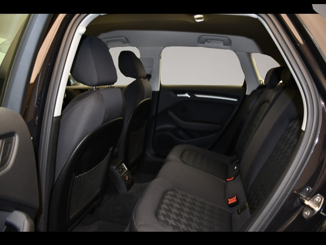 Audi A3 (03/2016, )