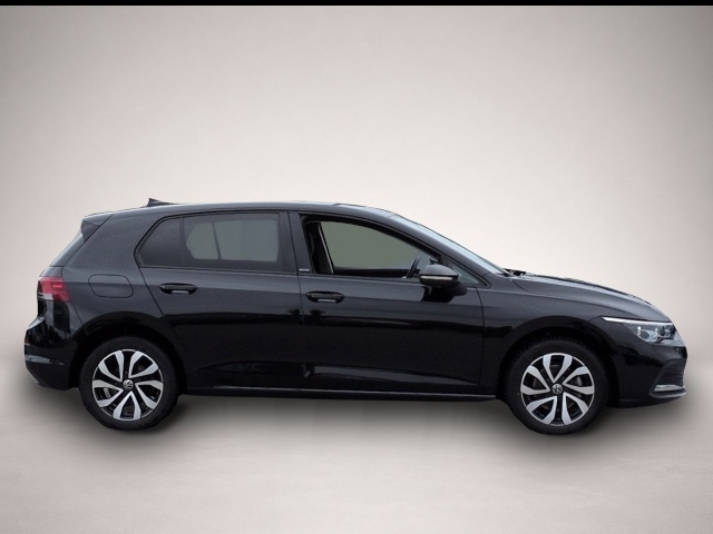 Volkswagen Golf (01/2023, Benzin)