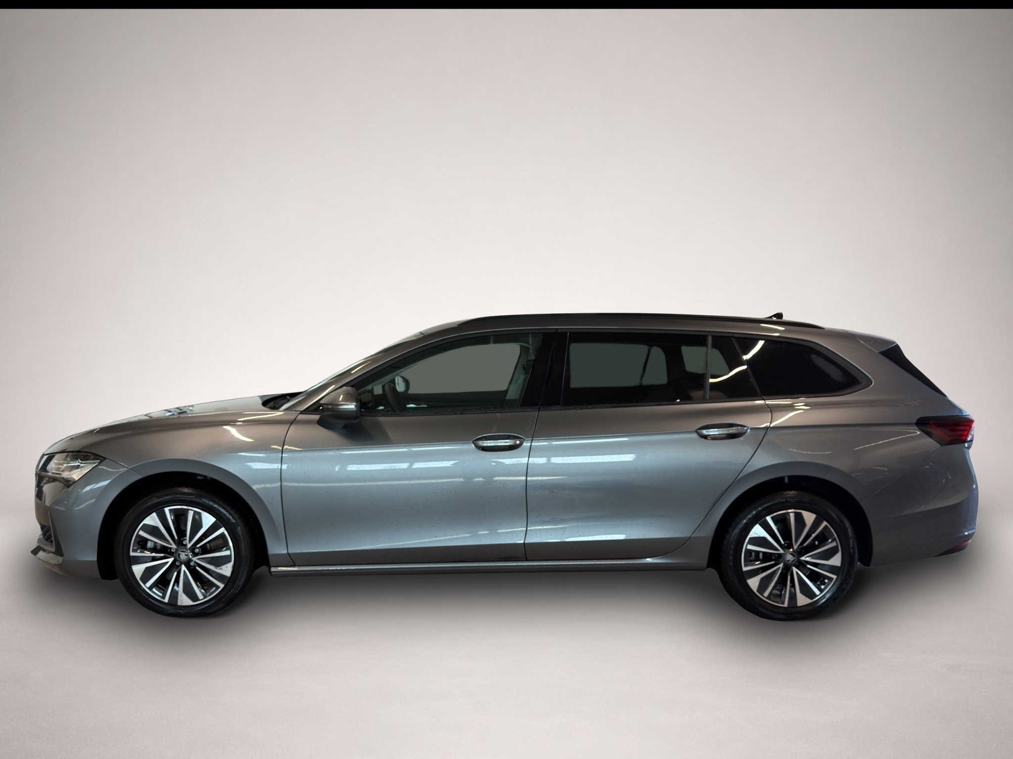 Skoda Superb (06/2025, Benzin)