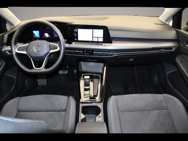 Volkswagen Golf (04/2024, Benzin)
