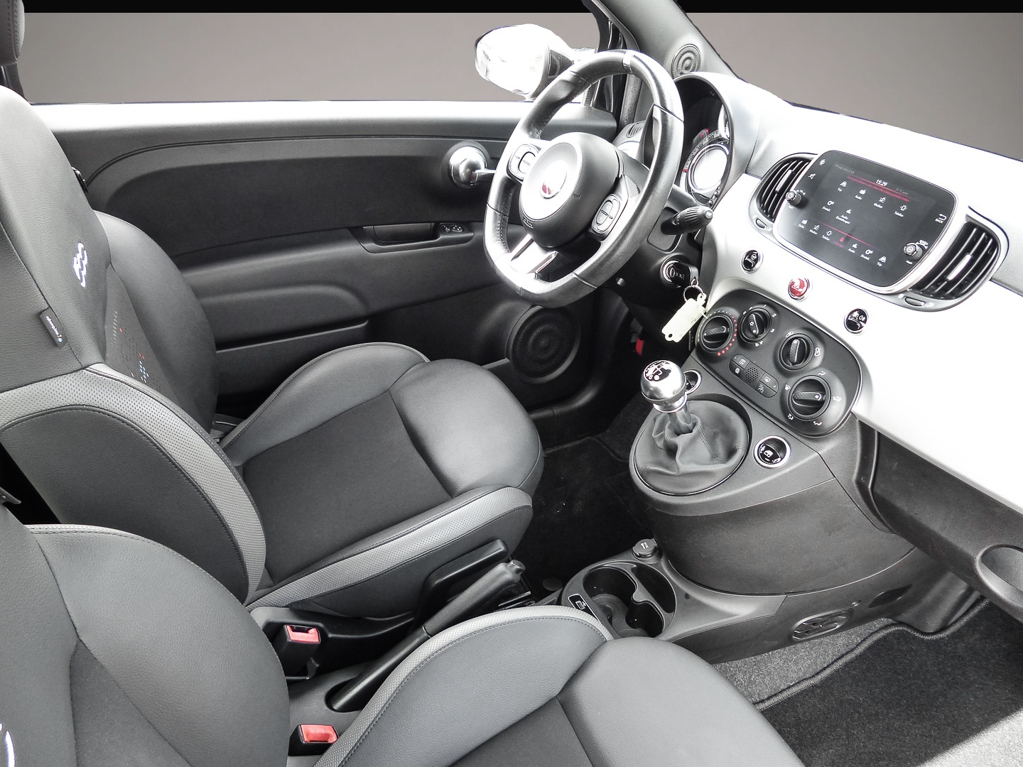 Fiat 500C (10/2021, Benzin)