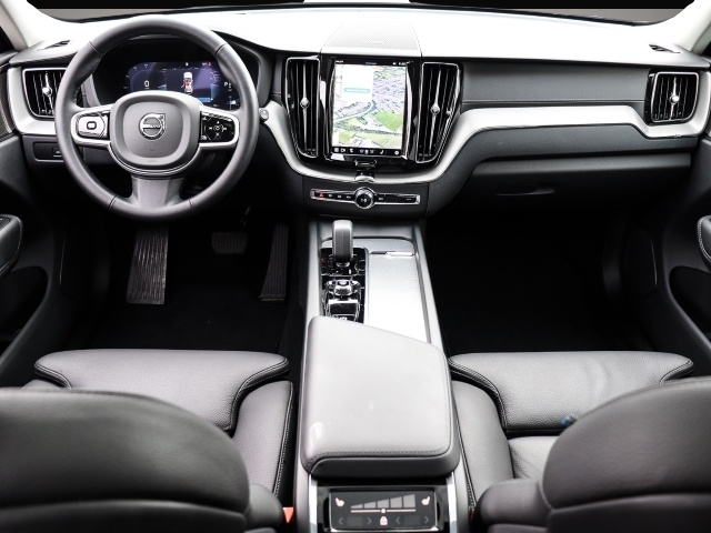 Volvo XC60 (03/2025, Benzin)