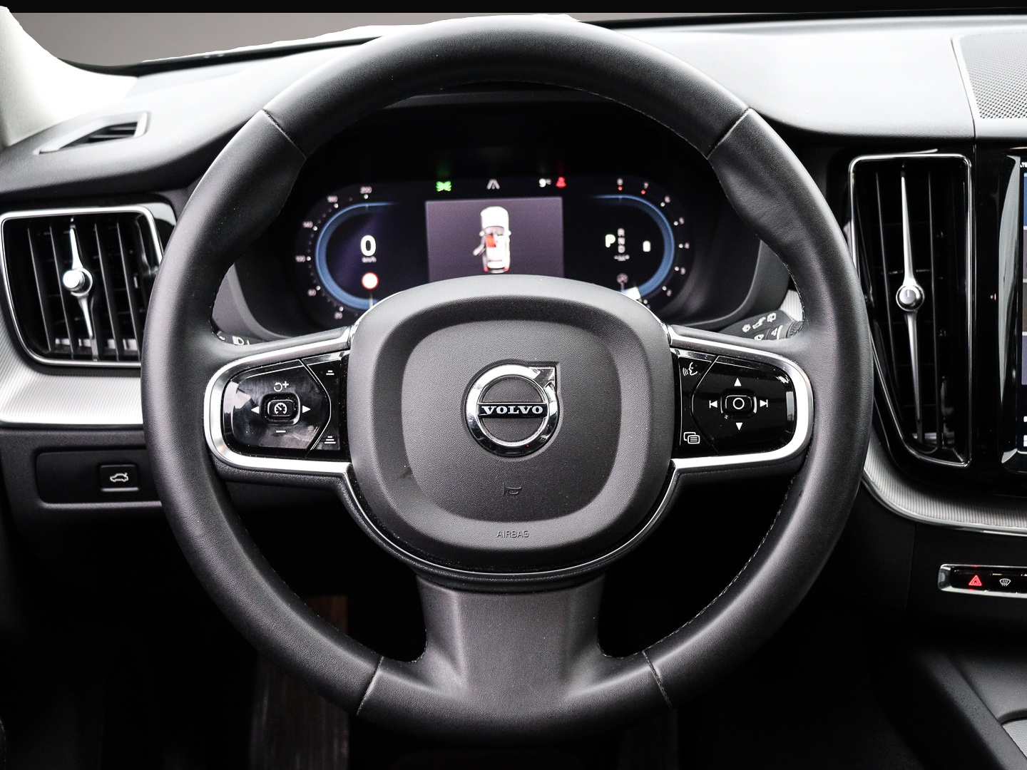 Volvo XC60 (01/2023, Benzin)