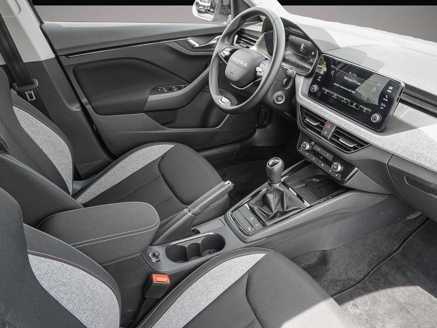Skoda Scala (10/2025, Benzin)
