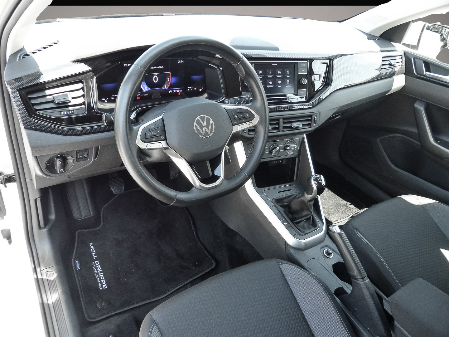 Volkswagen Polo (04/2024, Benzin)