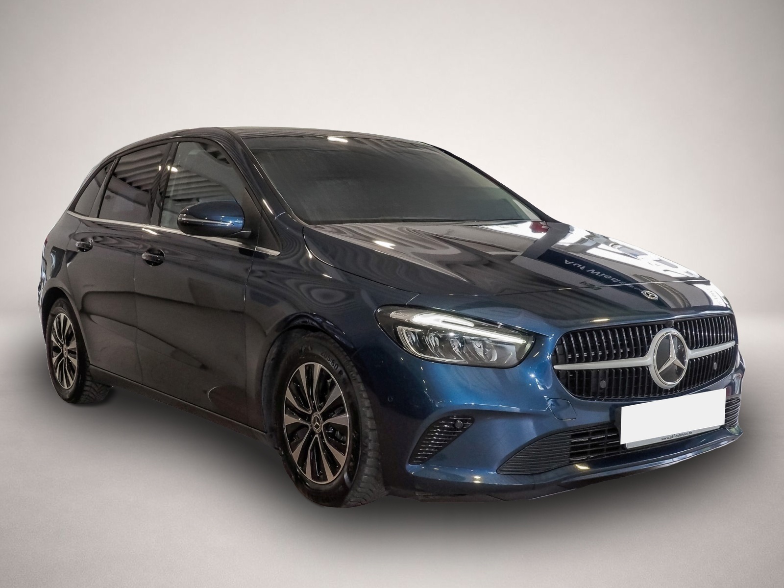 Mercedes-Benz B 180 (04/2023, Diesel)