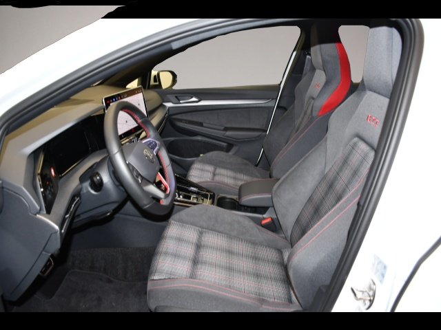 Volkswagen Golf (11/2025, Benzin)
