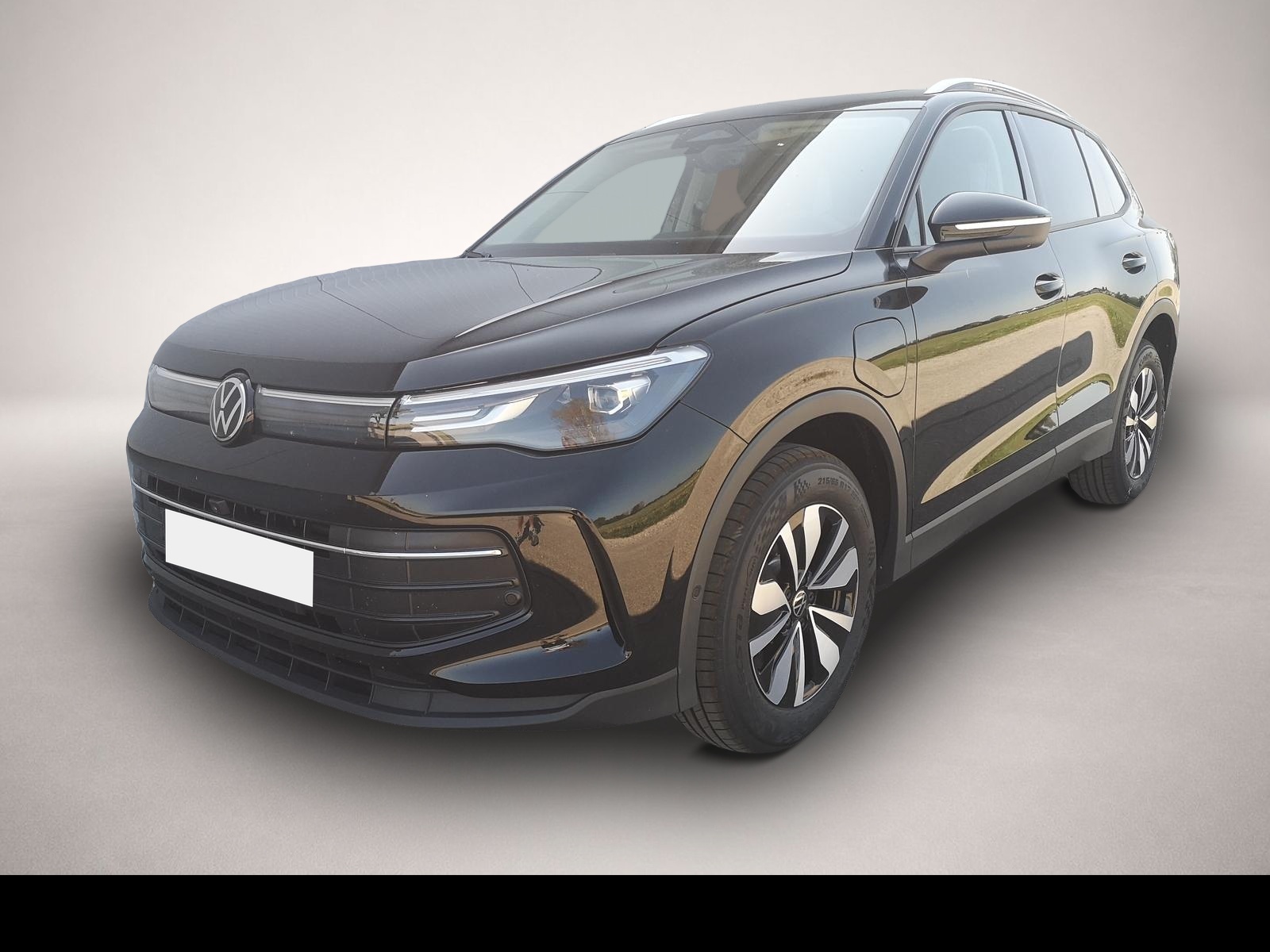 Volkswagen Tiguan (06/2026, Benzin)