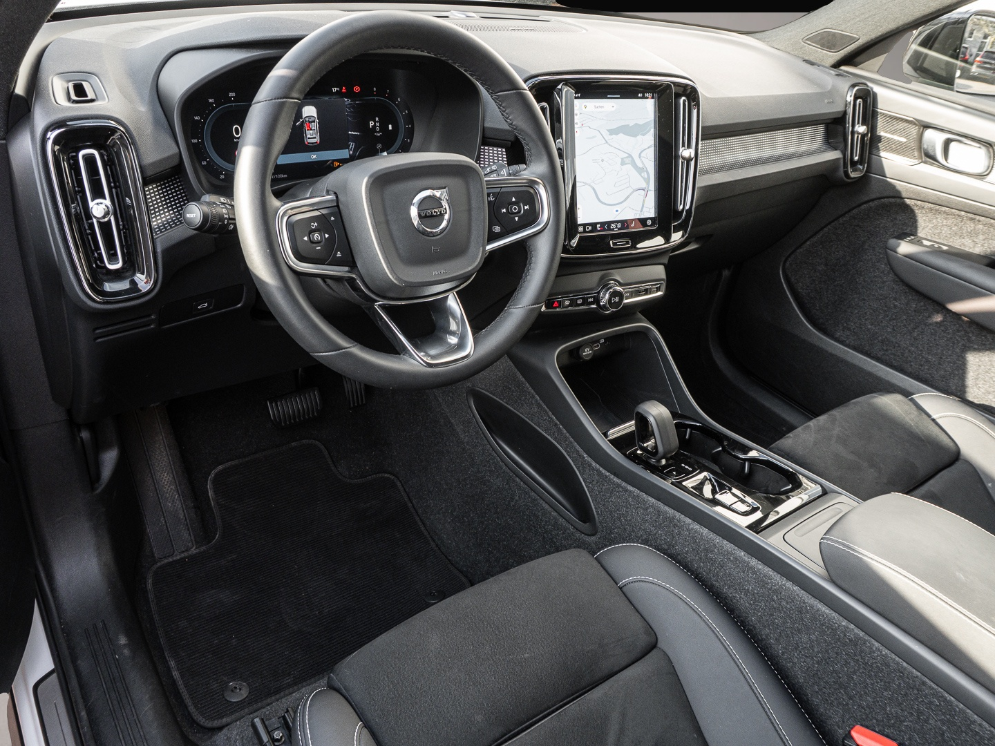 Volvo XC40 (12/2023, Benzin)