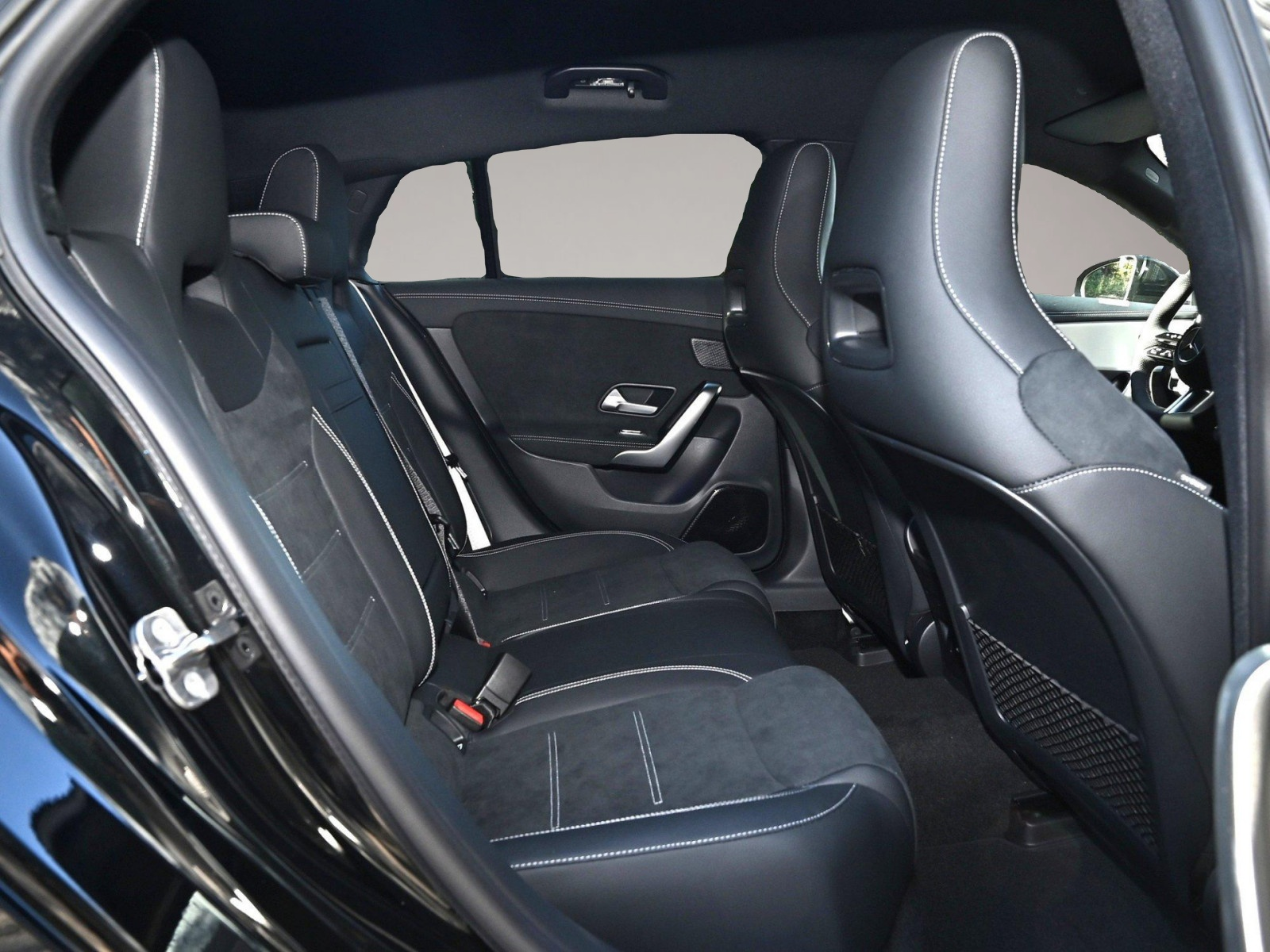 Mercedes-Benz CLA 200 (09/2025, Benzin)