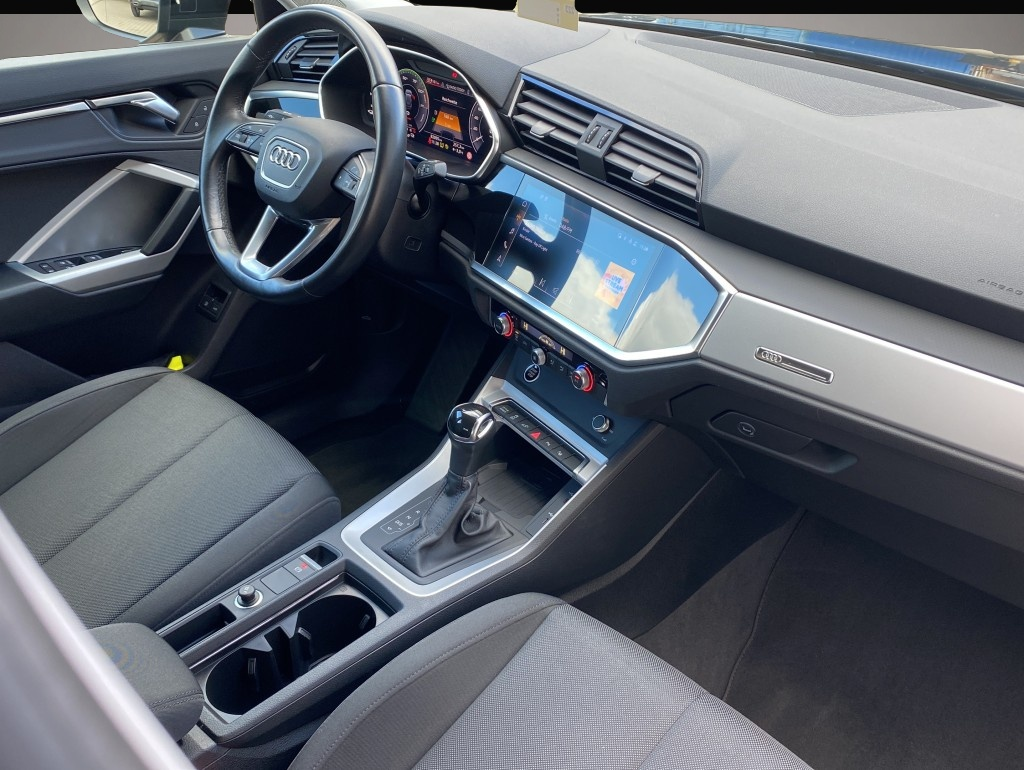 Audi Q3 (02/2021, )