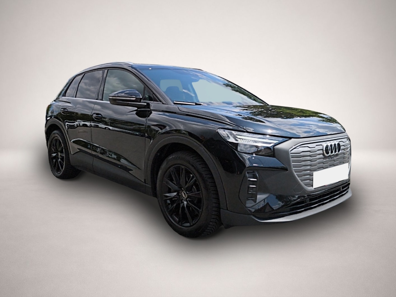 Audi Q4 e-tron (04/2024, ELECTRIC)
