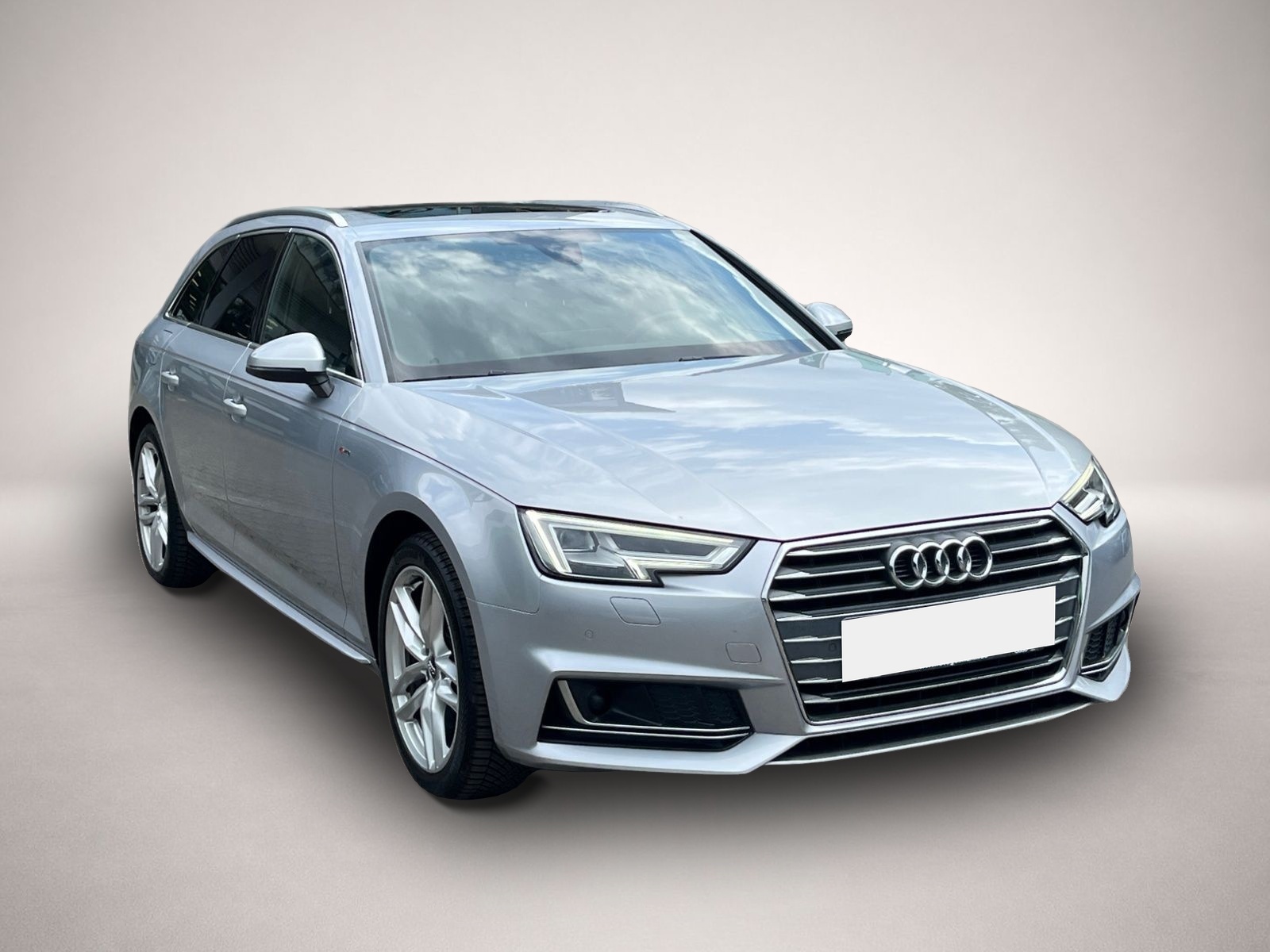 Audi A4 (07/2017, Benzin)