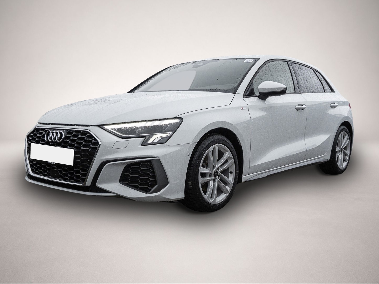 Audi A3 (02/2023, Benzin)