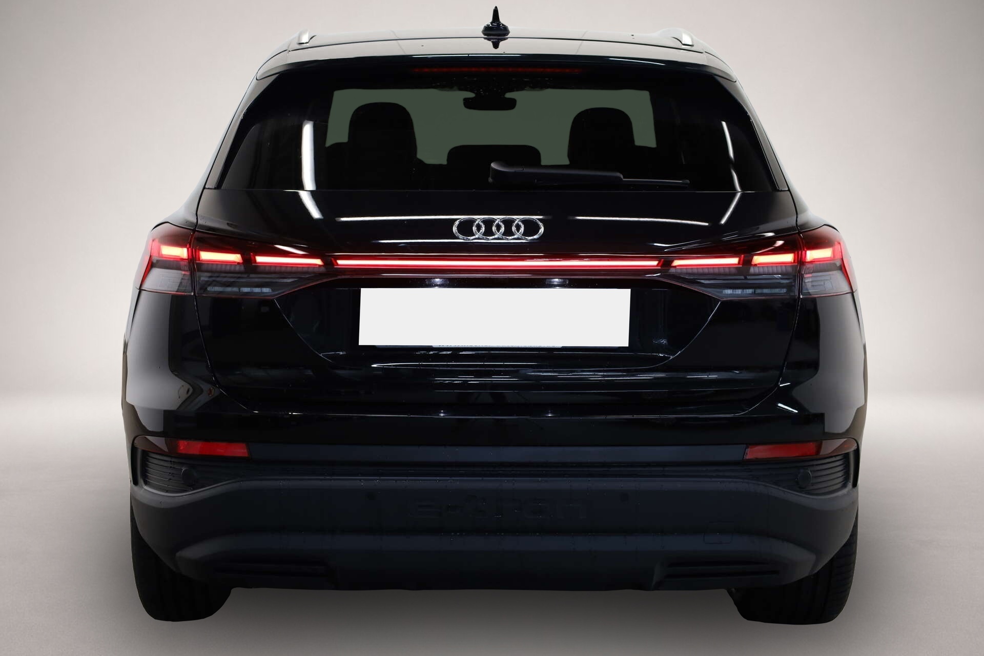 Audi Q4 e-tron (01/2025, ELECTRIC)