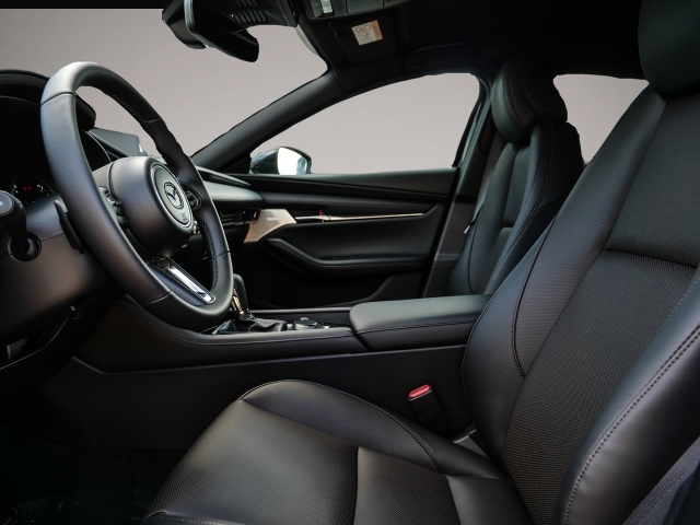Mazda 3 (05/2025, Benzin)