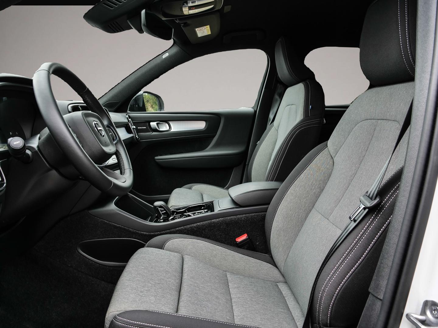 Volvo XC40 (07/2025, Benzin)
