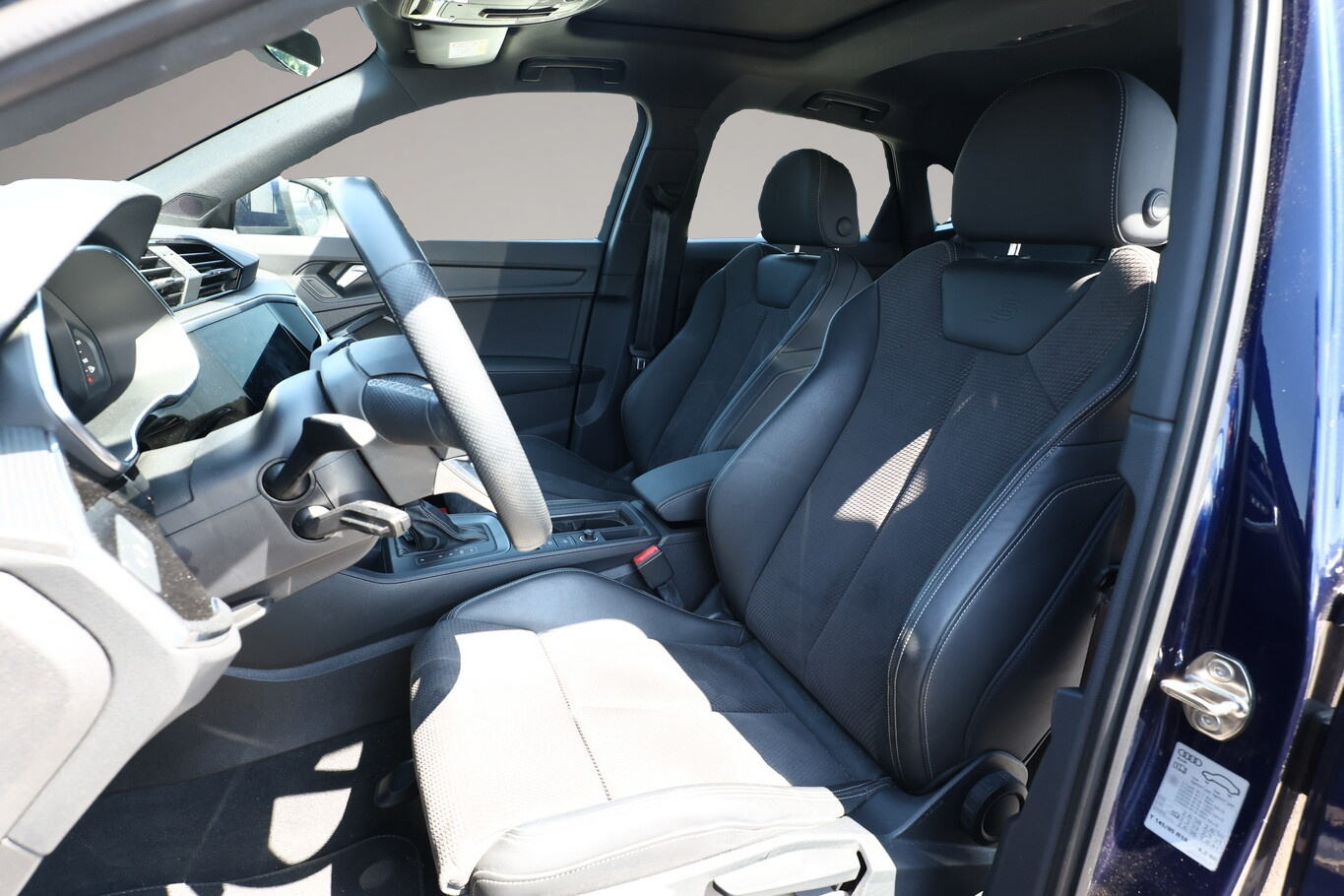 Audi Q3 (12/2021, Benzin)