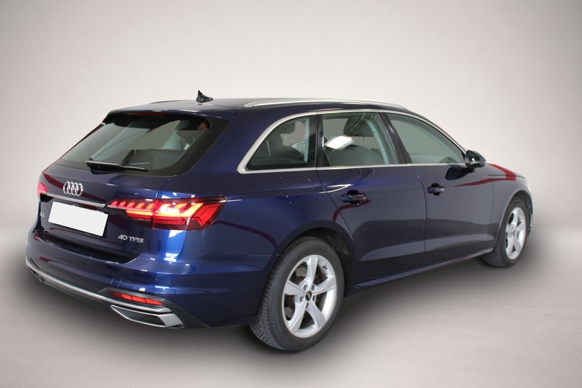 Audi A4 (09/2022, Benzin)