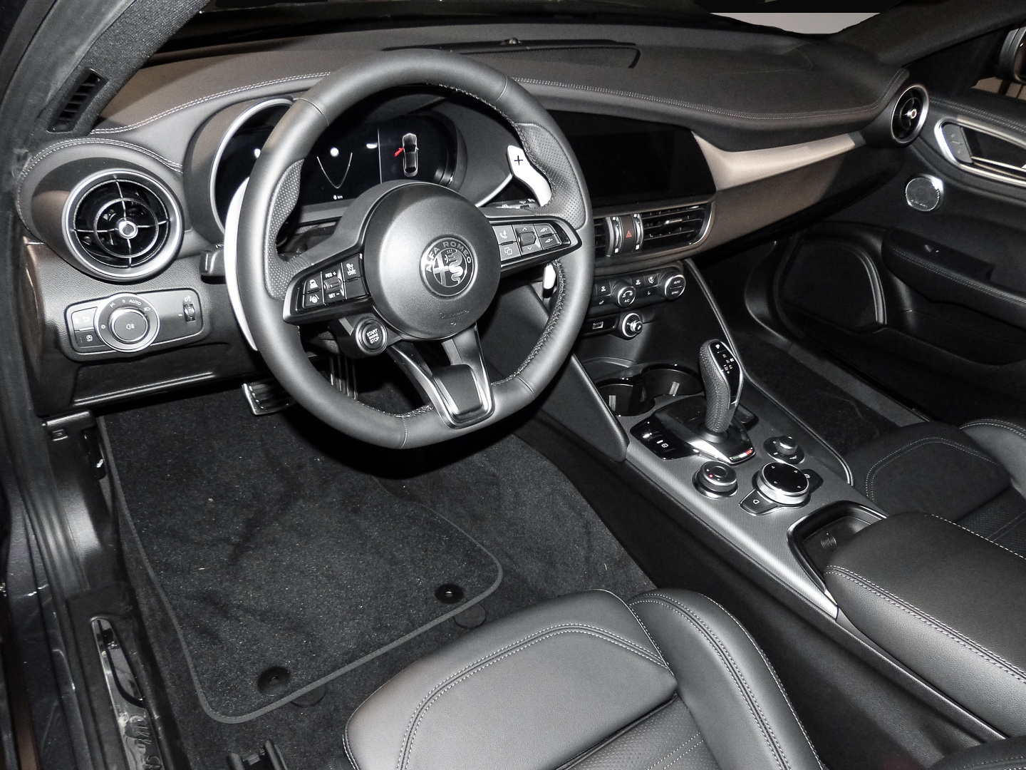 Alfa-Romeo Giulia (02/2026, Benzin)