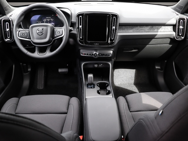 Volvo EX40 (09/2025, ELECTRIC)