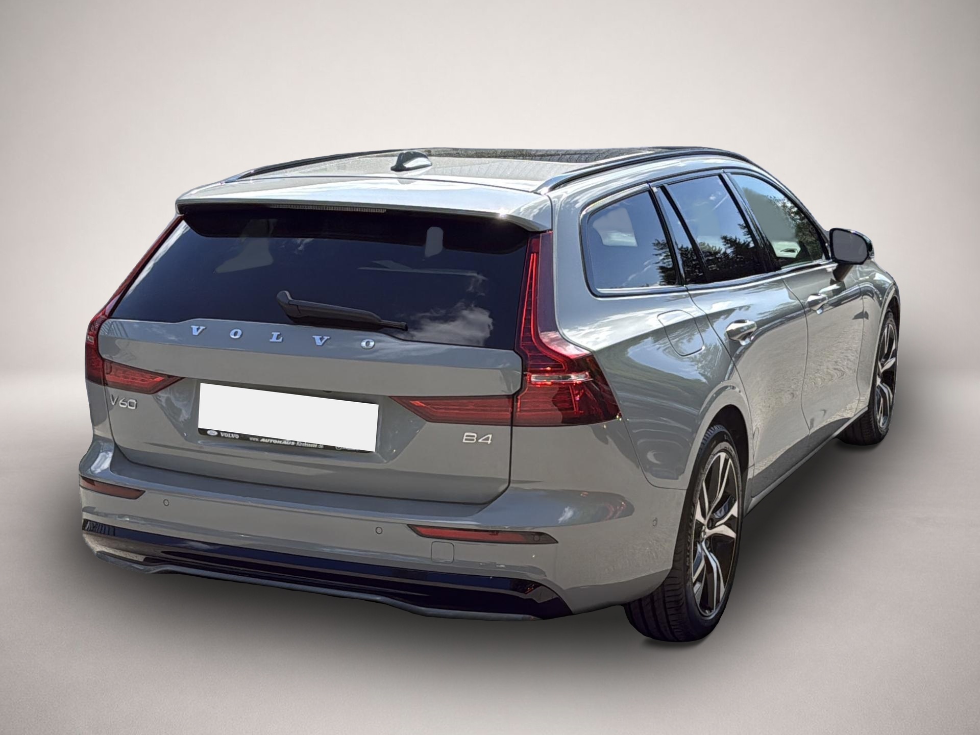 Volvo V60 (08/2025, Benzin)