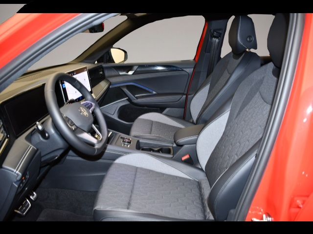 Volkswagen Tiguan (10/2025, )