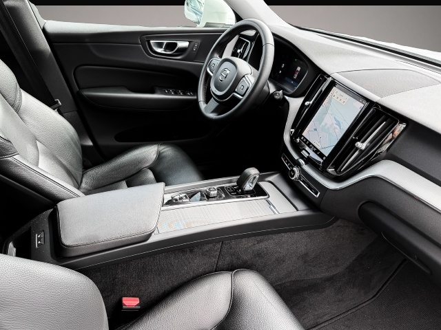 Volvo XC60 (01/2024, Benzin)