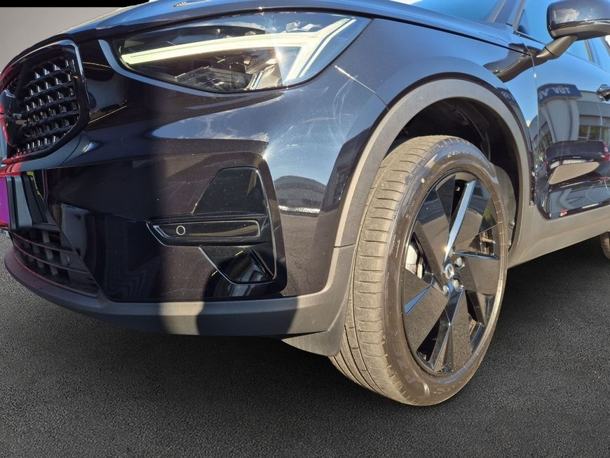 Volvo XC40 (04/2025, Benzin)