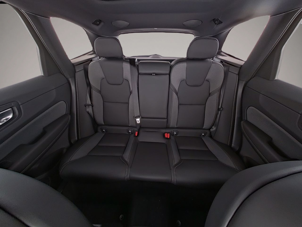 Volvo XC60 (05/2025, Benzin)