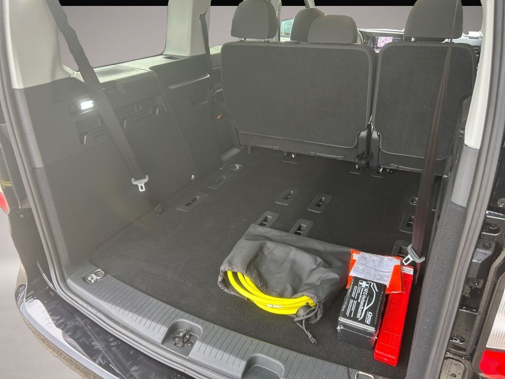 Ford Grand Tourneo (10/2025, )