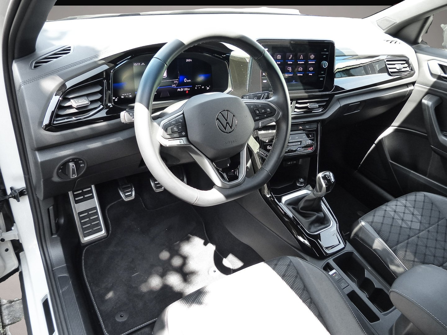 Volkswagen T-Roc (05/2024, Benzin)
