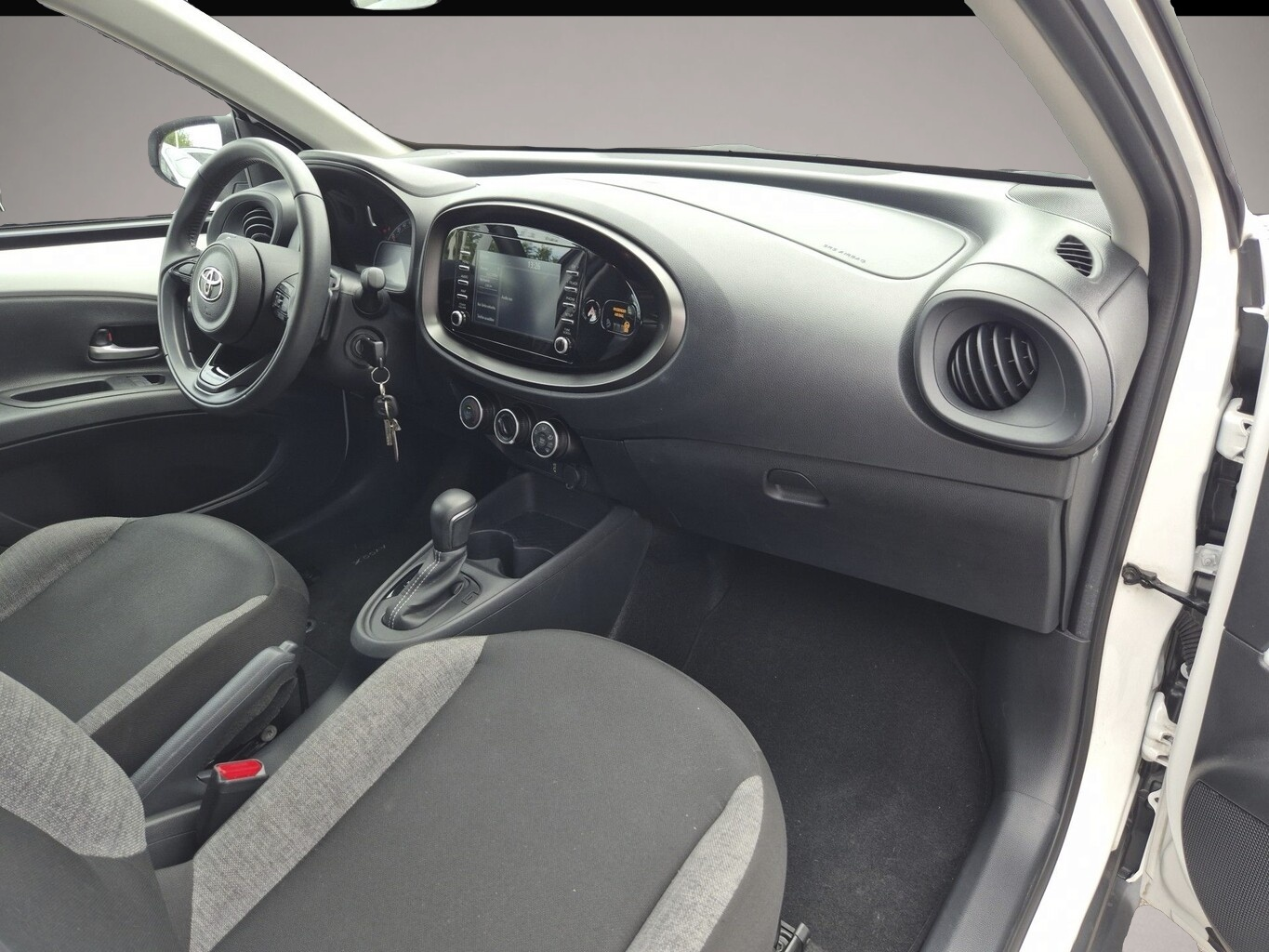 Toyota Aygo (X) (05/2023, Benzin)