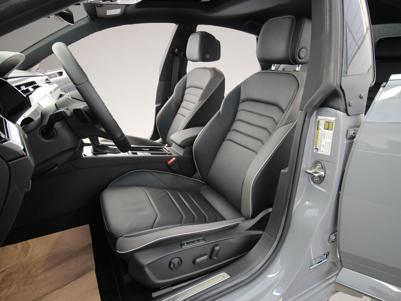 Volkswagen Arteon (10/2025, Benzin)